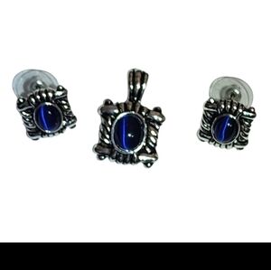 Beautiful cobalt blue Cats eye vintage matching pendant and pierced earrings set